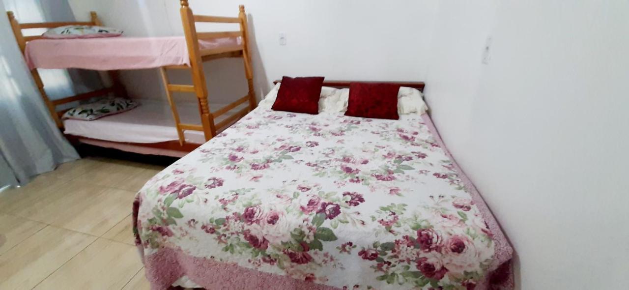 Kitnet S2 Em Torres-Rs - Na Mais Bela Praia Gaucha - Cozinha - Banheiro - Ar Condicionado - Tv Smart 32' - Wi-Fi - Estacionamento - Anfitria Superhost No Bnb ภายนอก รูปภาพ