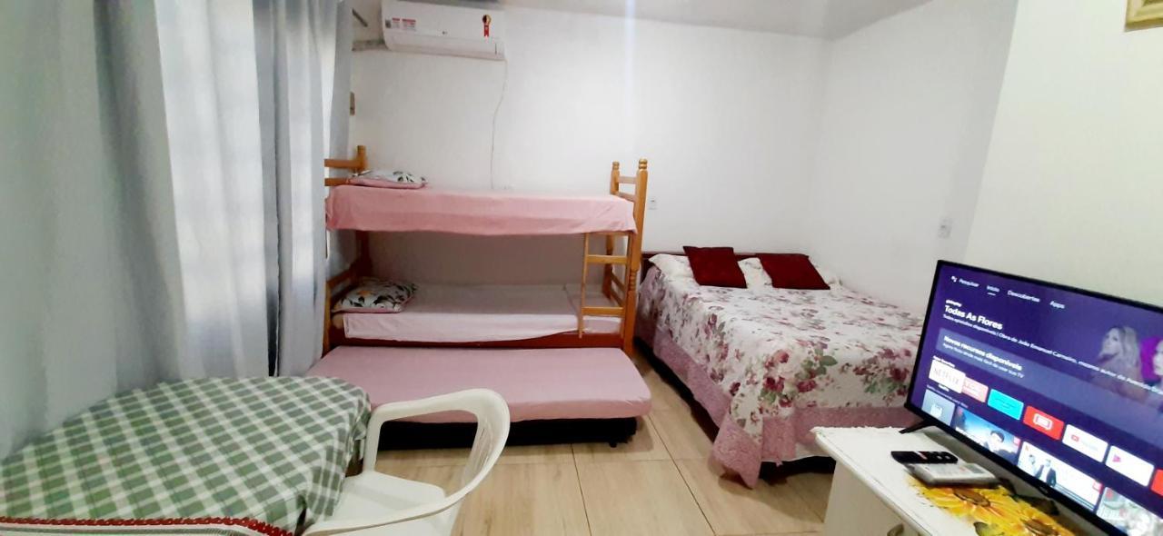 Kitnet S2 Em Torres-Rs - Na Mais Bela Praia Gaucha - Cozinha - Banheiro - Ar Condicionado - Tv Smart 32' - Wi-Fi - Estacionamento - Anfitria Superhost No Bnb ภายนอก รูปภาพ